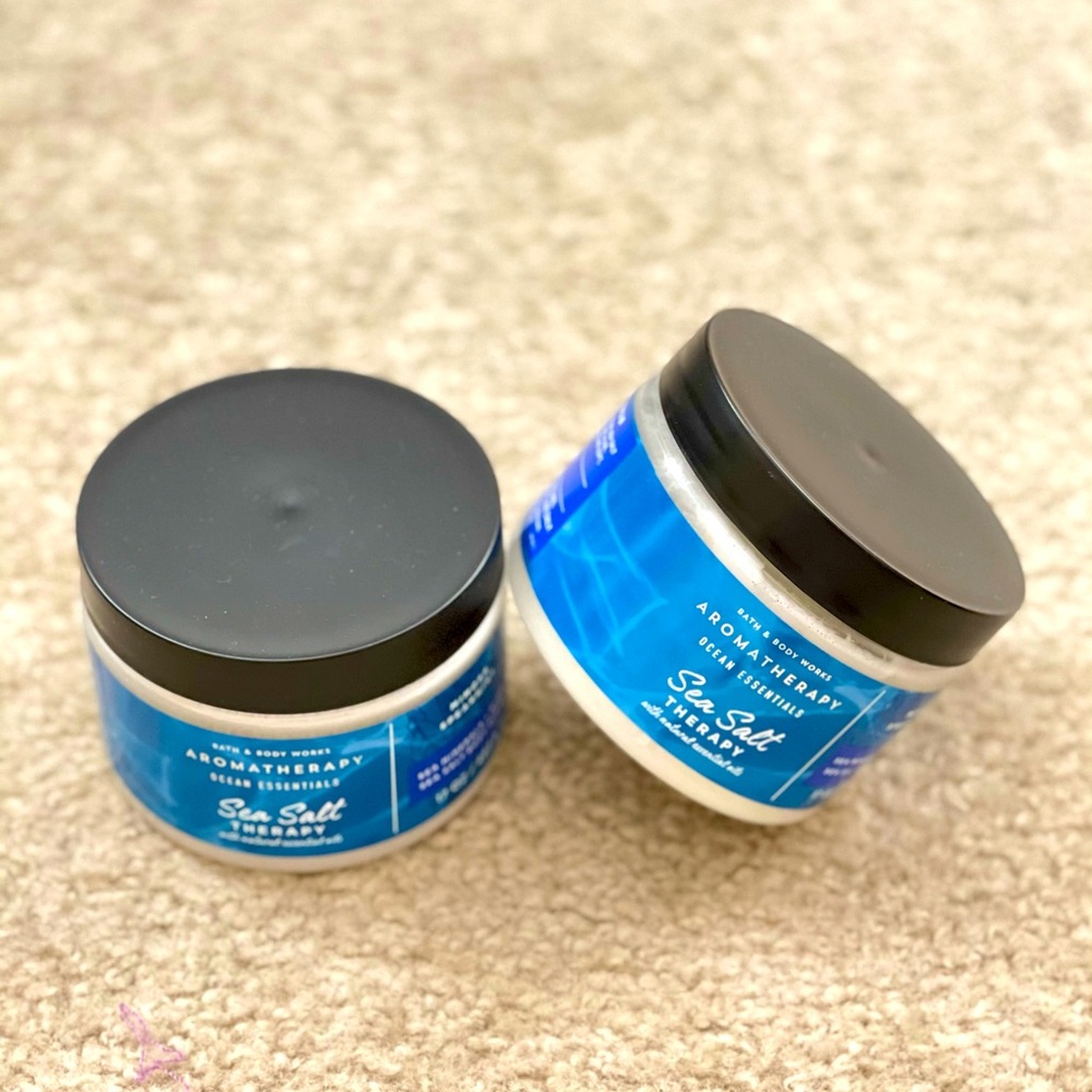 BATH & BODY WORKS aromatherapy sea salt body scrub